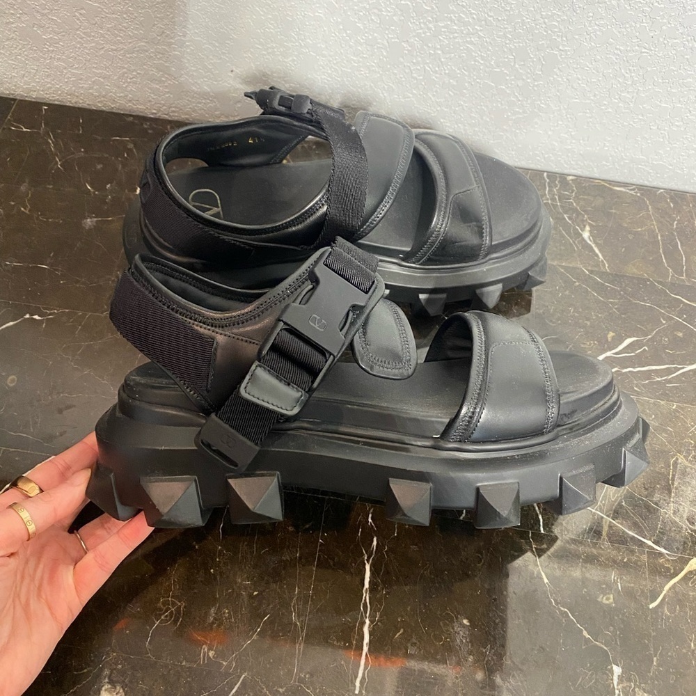 Valentino Garavani Rockstud Leather Rubber-Sole Dad Sandals chunky - Picture 14 of 15